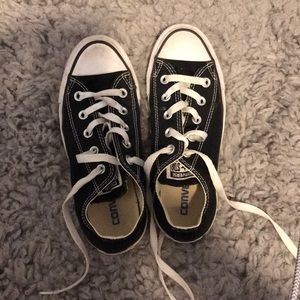 Women’s black converse